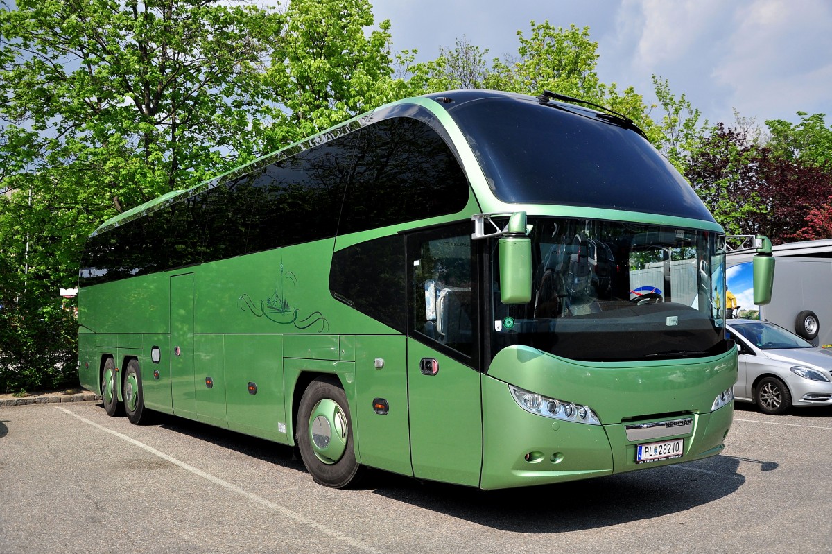 Neoplan Cityliner aus sterreich im Mai 2014 in Krems.