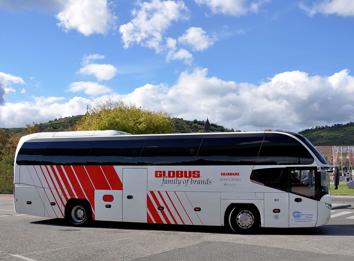 NEOPLAN CITYLINER aus Ungarn im September 2013 in Krems gesehen.