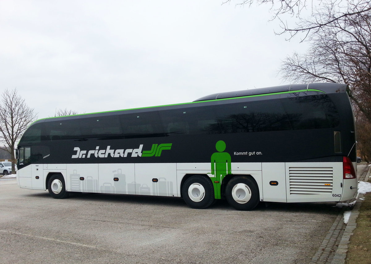 Neoplan Cityliner von Dr. Richard Reisen aus Wien in Krems.