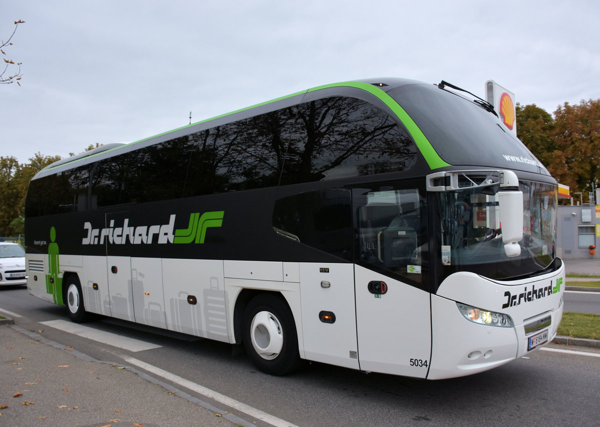 Neoplan Cityliner von Dr. Richard Reisen aus Wien 2017 in Krems.