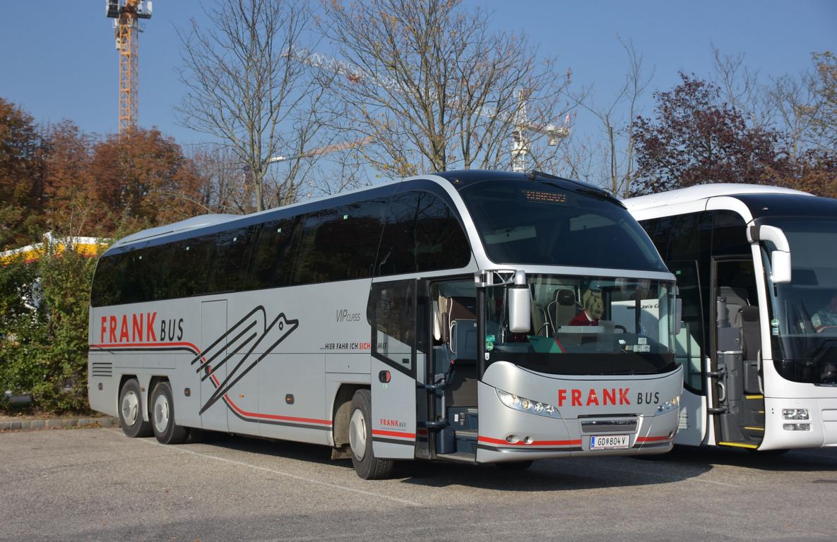 Neoplan Cityliner von FRANK Reisen aus Nieder�sterreich Okt. 2017 in Krems.