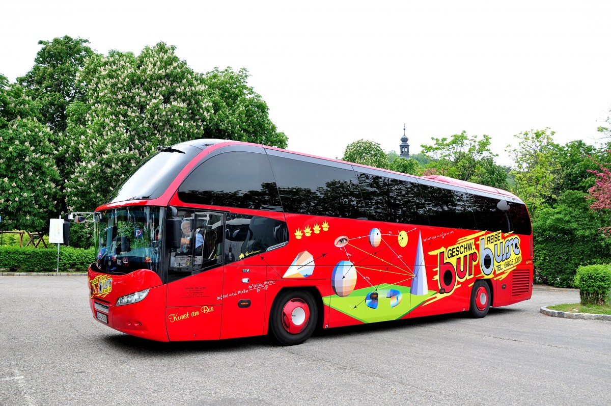 Neoplan Cityliner von Geschw.Buhr Reisen aus der BRD am 15.5.2015 in Krems.