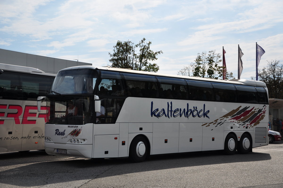 Neoplan Cityliner von Kaltenb�ck Reisen aus �sterreich in Krems gesehen.