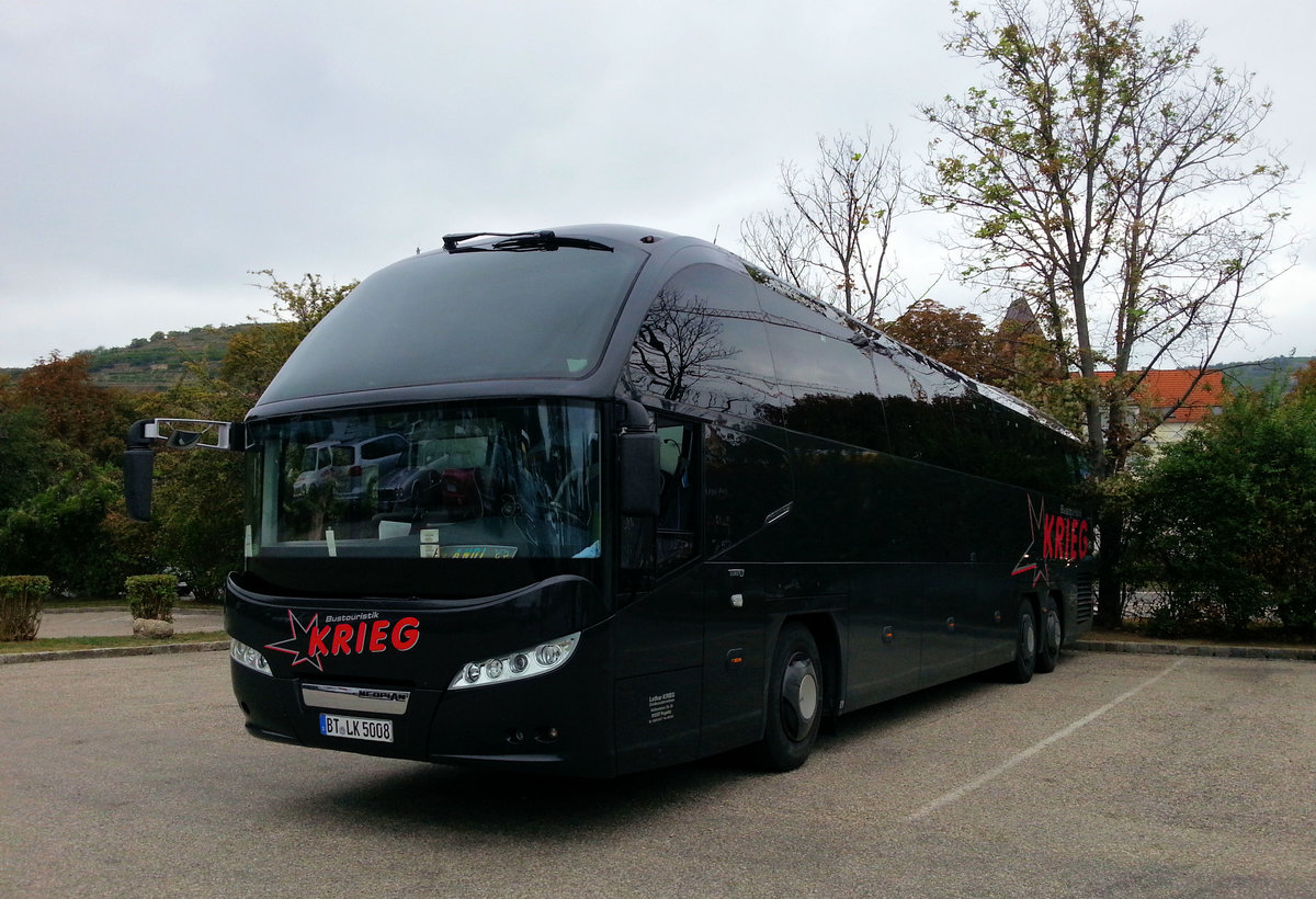 Neoplan Cityliner von der KRIEG Bustouristik aus der BRD 2017 in Krems.