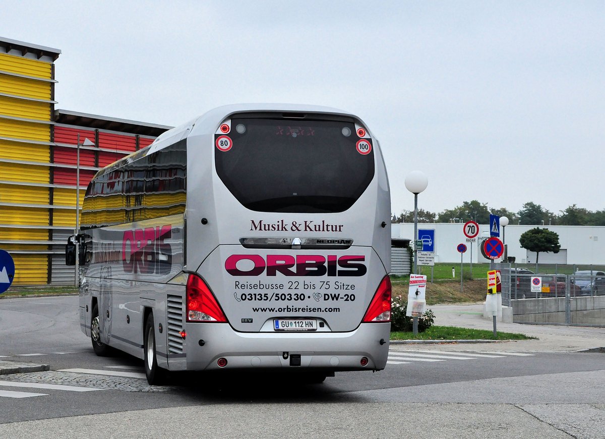 Neoplan Cityliner von Orbis Reisen aus �sterreich in Krems gesehen.