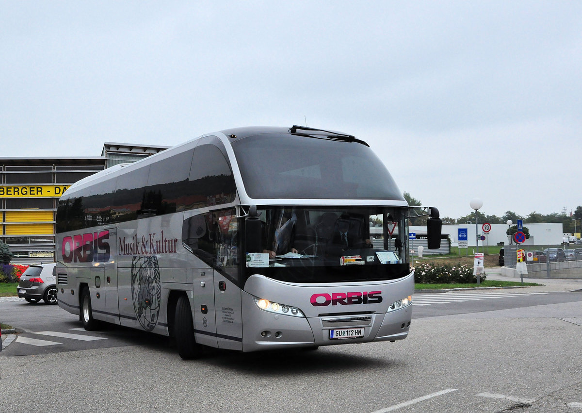 Neoplan Cityliner von Orbis Reisen aus �sterreich in Krems gesehen.