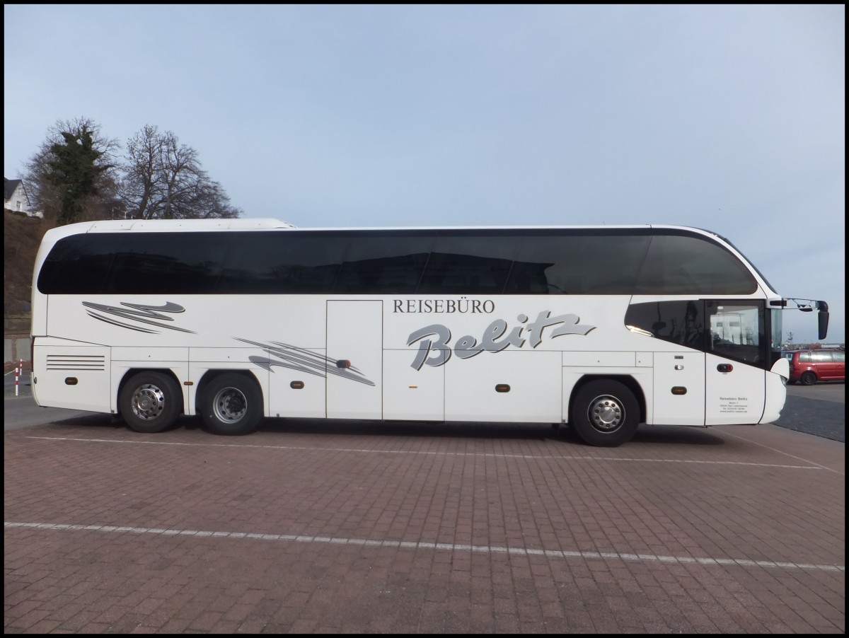 Neoplan Cityliner von Reiseb�ro Belitz aus Deutschland im Stadthafen Sassnitz.