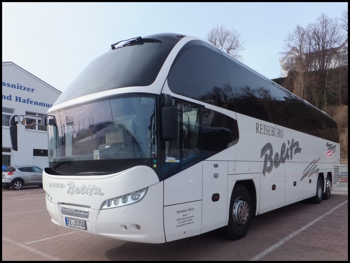 Neoplan Cityliner von Reiseb�ro Belitz aus Deutschland im Stadthafen Sassnitz.