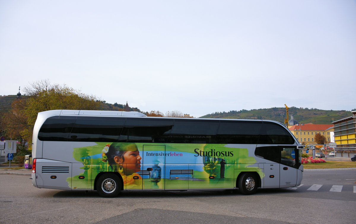 Neoplan Cityliner vom Reiseb�ro STEMPFL aus der BRD in Krems.