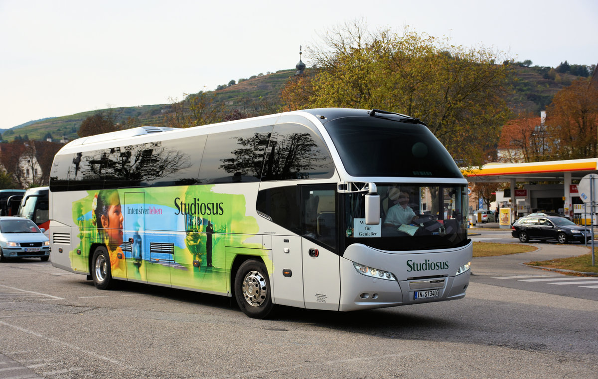 Neoplan Cityliner vom Reiseb�ro STEMPFL aus der BRD in Krems.