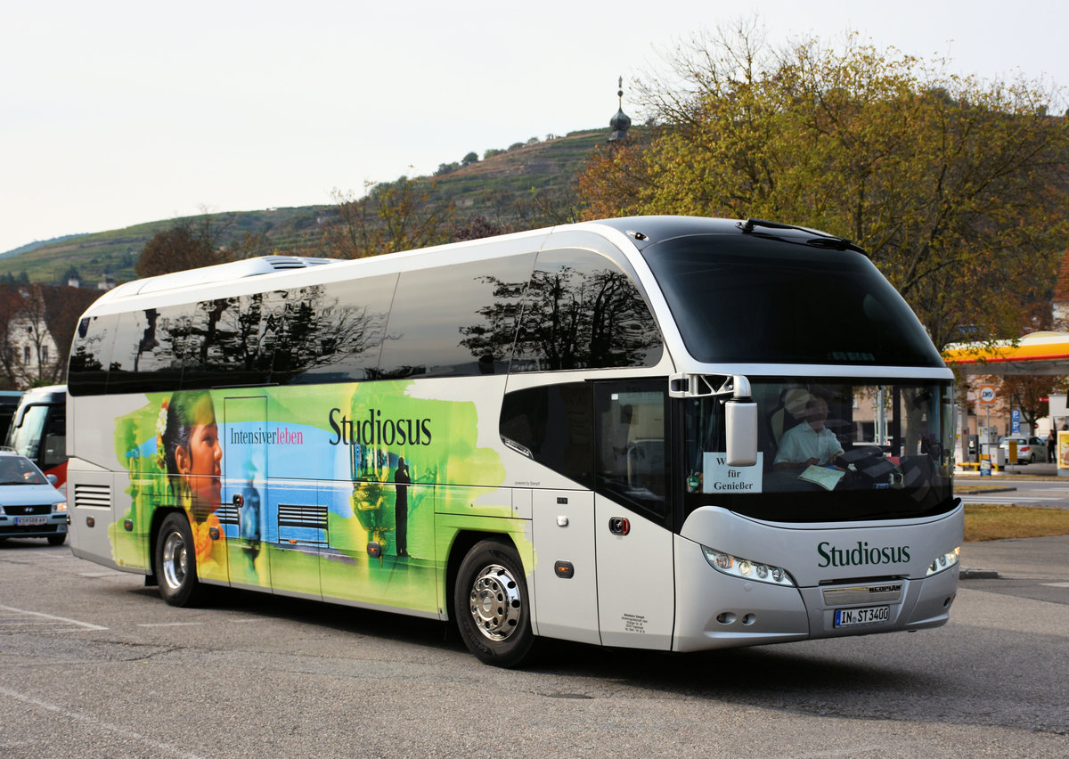 Neoplan Cityliner vom Reiseb�ro STEMPFL aus der BRD in Krems.
