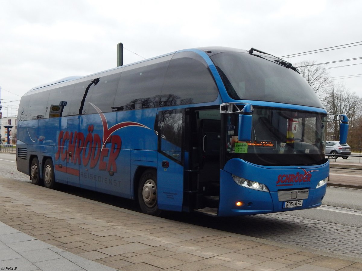 Neoplan Cityliner von Schröder aus Deutschland in Rostock.