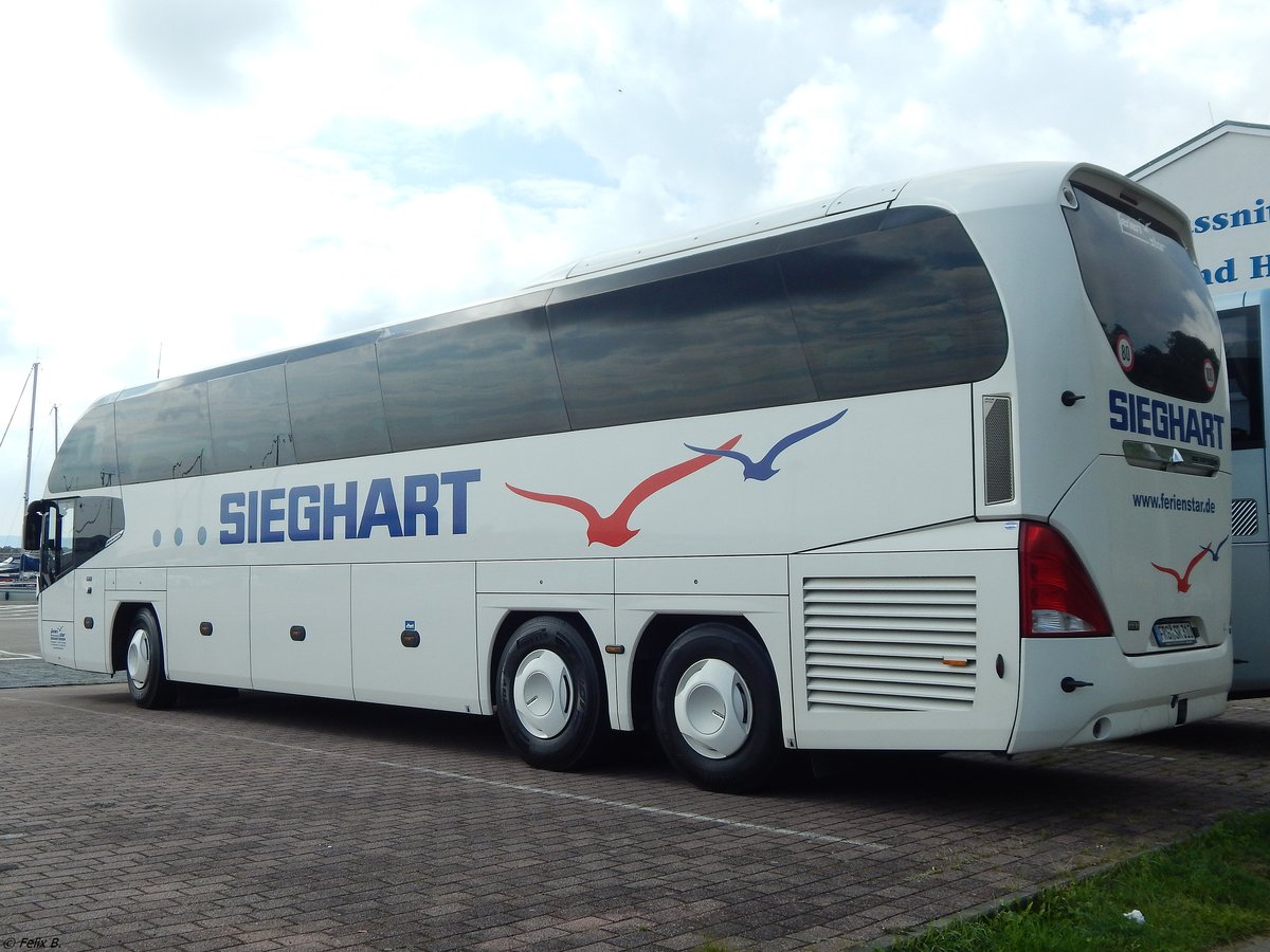 Neoplan Cityliner von Sieghart aus Deutschland im Stadthafen Sassnitz. 