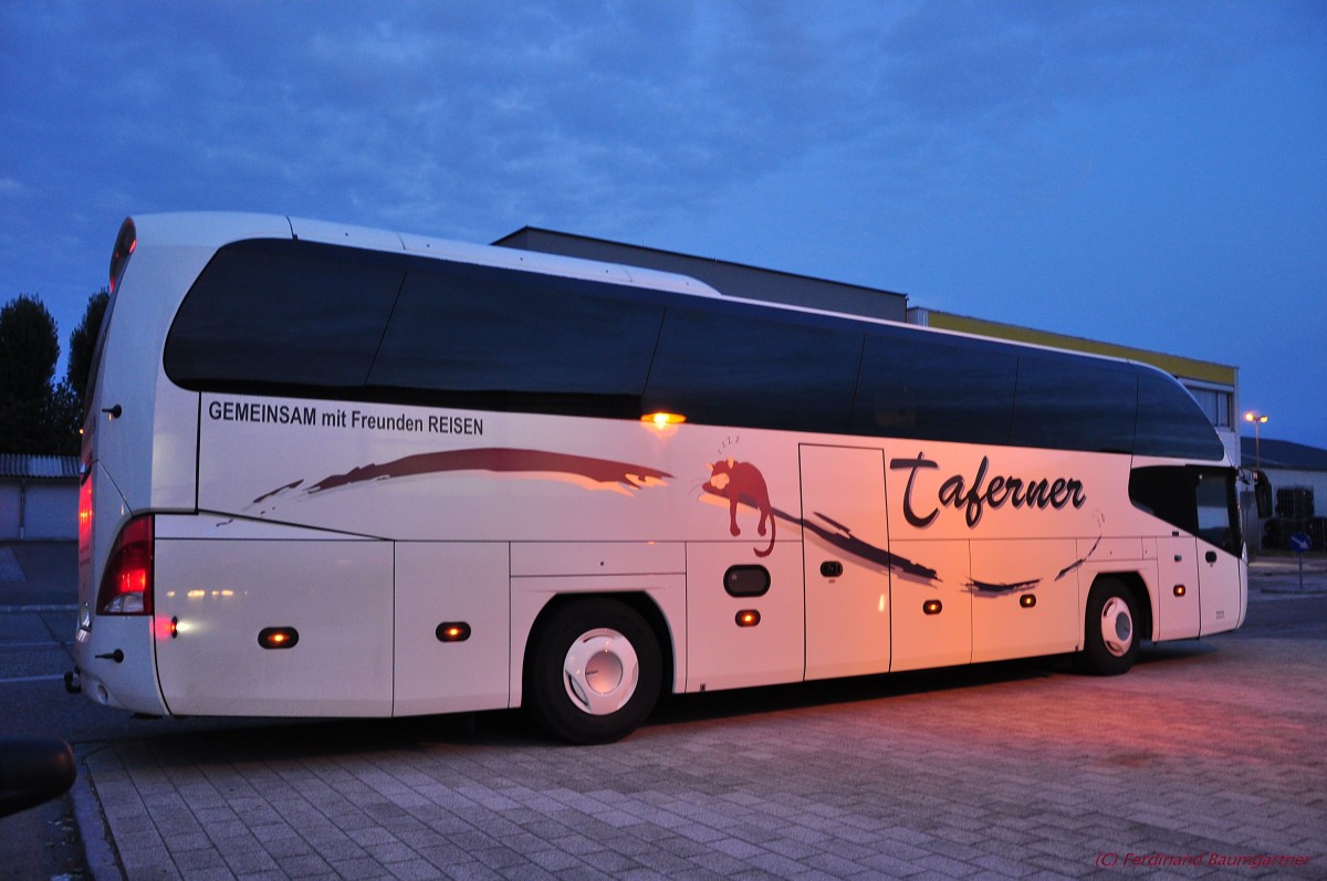 Neoplan Cityliner von Taferner Reisen / sterreich im Herbst 2013 in Krems.