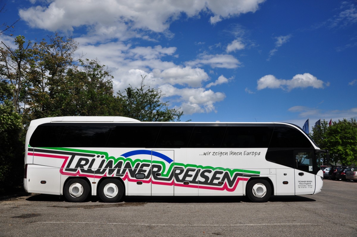 Neoplan Cityliner von Tr�mner Reisen aus der BRD im Juni 2015 in Krems.