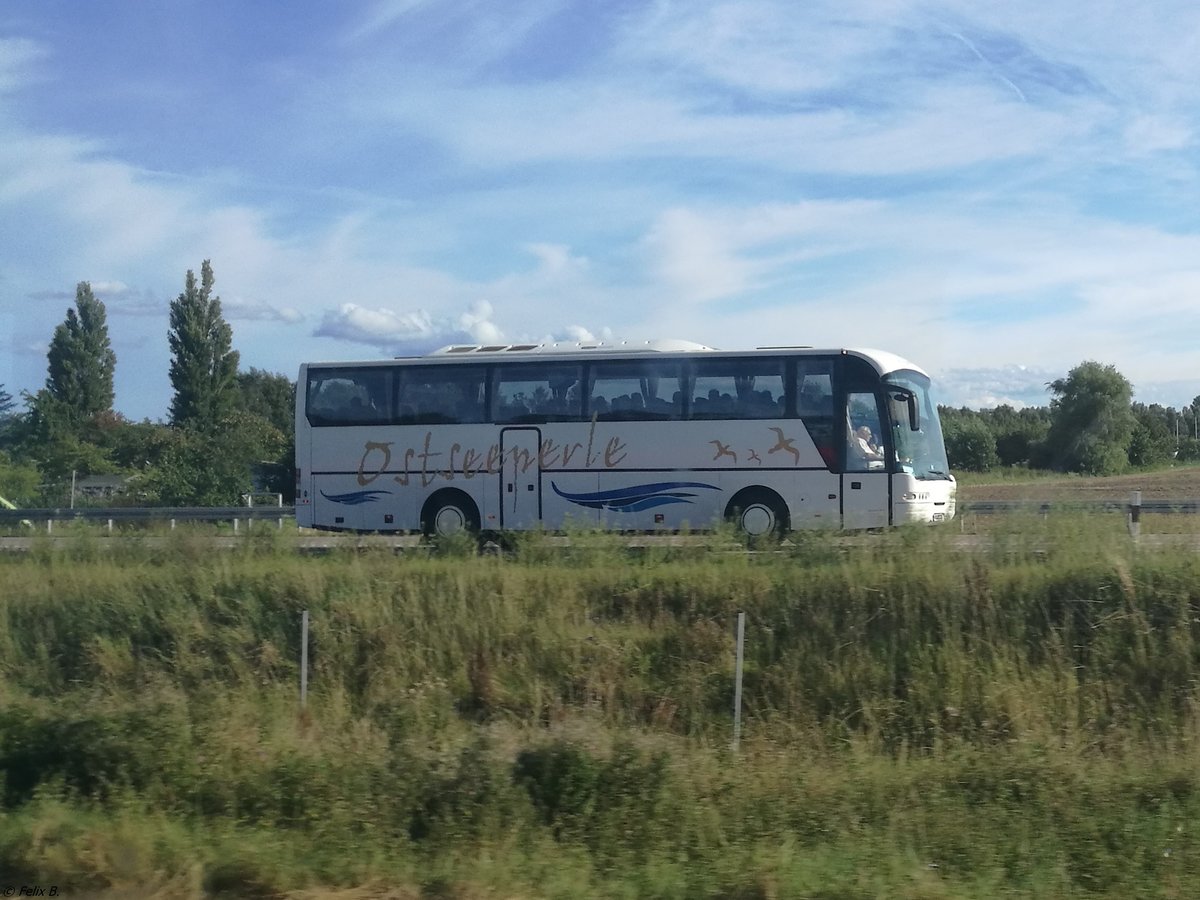 Neoplan Euroliner von Ostseeperle aus Deutschland bei Rambin. 