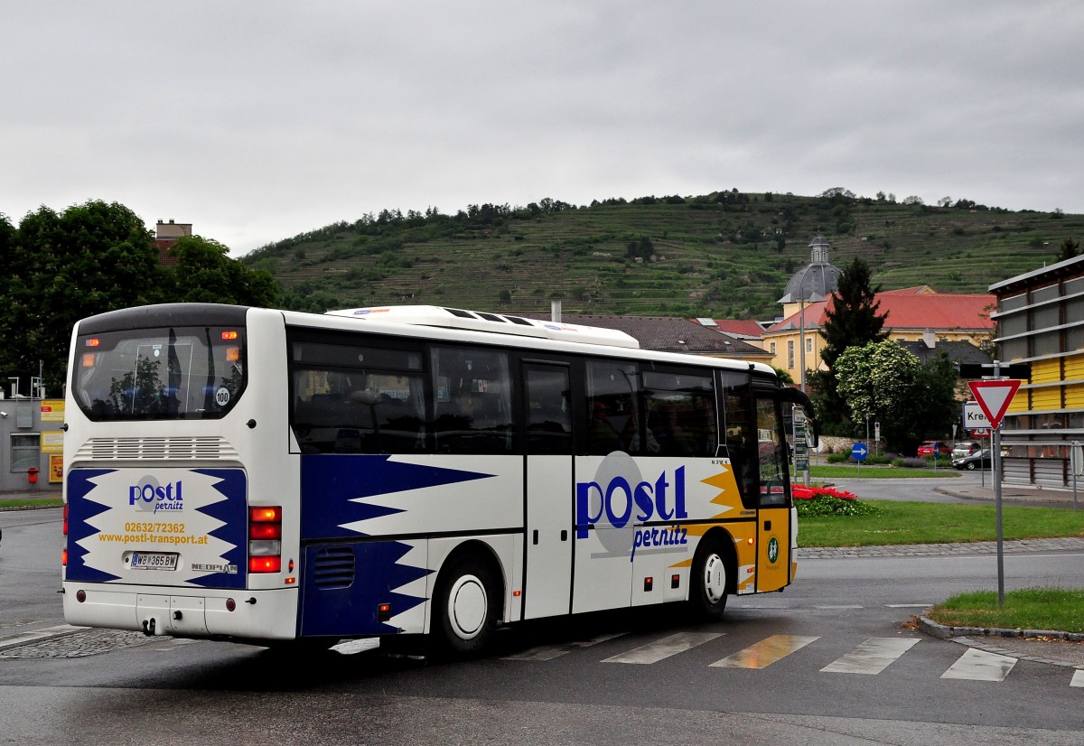 Neoplan Euroliner von Postl Reisen aus Nieder�sterreich am 20.5.2015 in Krems.
