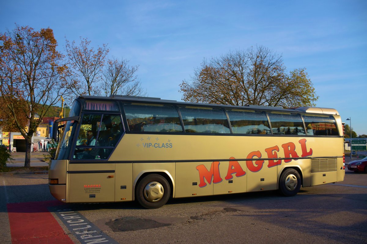 Neoplan Jetliner von Magerl Reisen aus �sterreich in Krems.