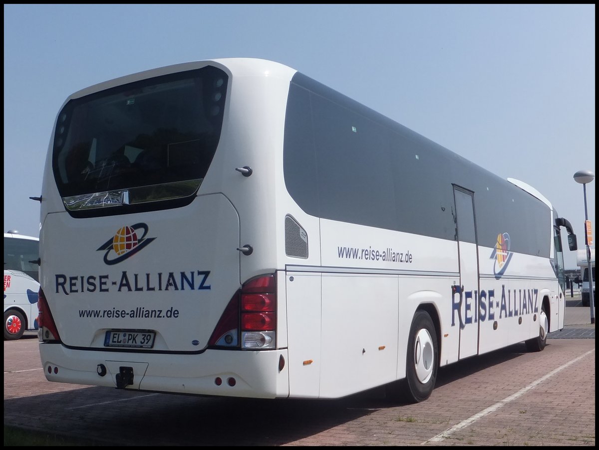 Neoplan Jetliner von Reise-Allianz/Meyering aus Deutschland im Stadthafen Sassnitz.