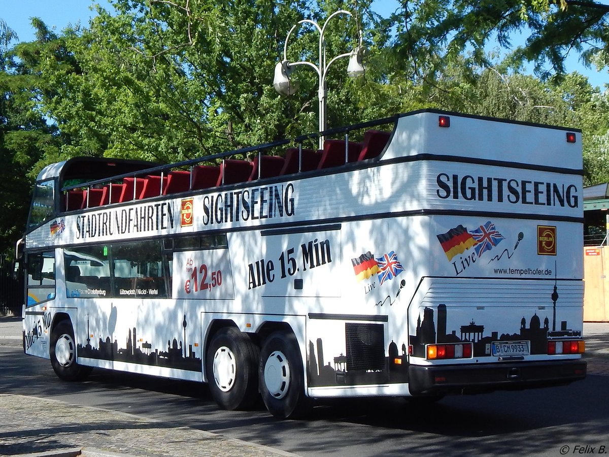 Neoplan Skyliner von Der Tempelhofer aus Deutschland in Berlin.