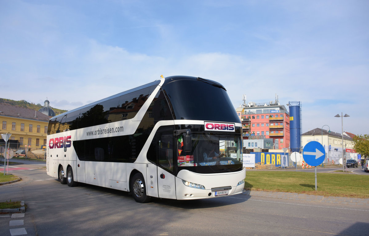 Neoplan Skyliner von Johann OFNER (ORBIS) Reisen aus �sterreich in Krems.