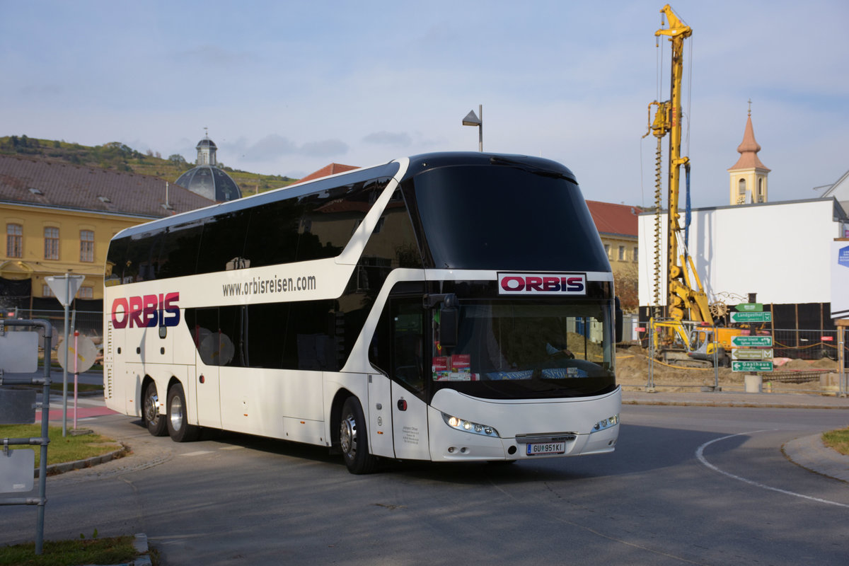 Neoplan Skyliner von Johann OFNER (ORBIS) Reisen aus �sterreich in Krems.