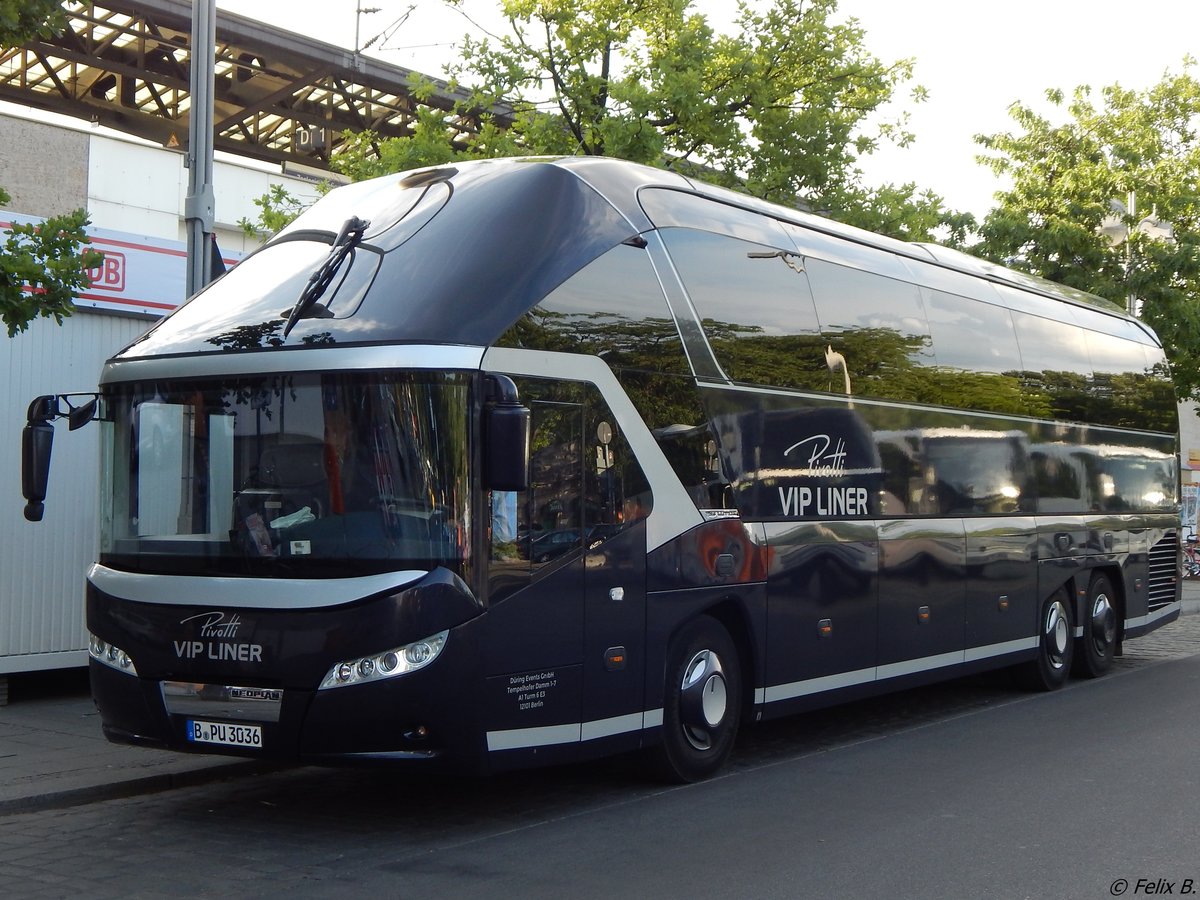 Neoplan Starliner von Düring Events aus Deutschland in Berlin.