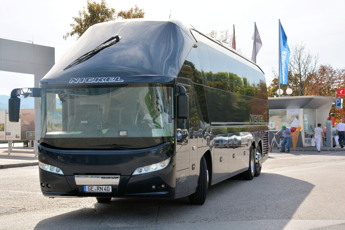 Neoplan Starliner vom Reisedienst Nickel aus der BRD in Krems gesehen. 