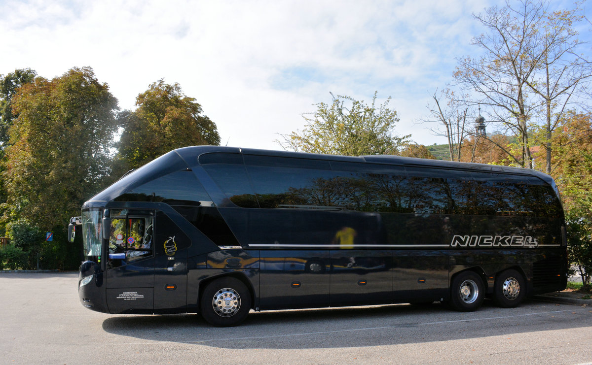 Neoplan Starliner vom Reisedienst Nickel aus der BRD in Krems gesehen. 