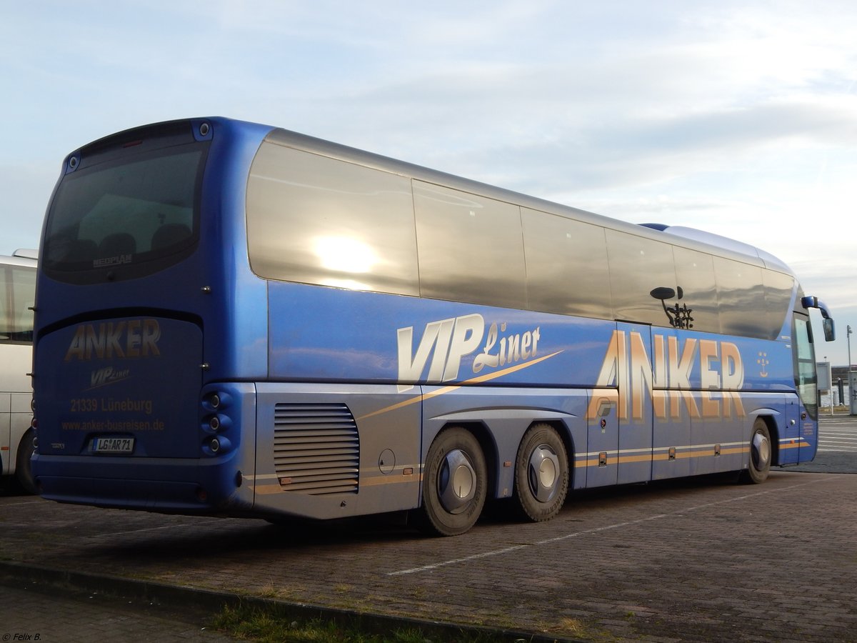 Neoplan Tourliner von Anker aus Deutschland im Stadthafen Sassnitz.