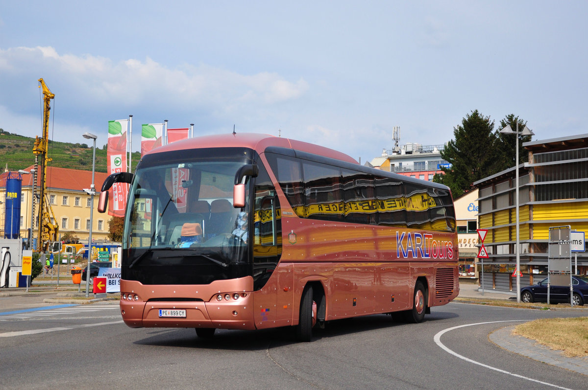 Neoplan Tourliner von KARLtours aus �sterreich in Krems.