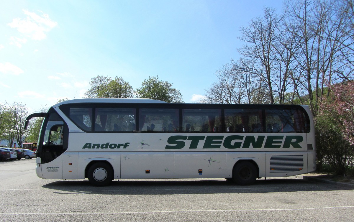 Neoplan Tourliner von Stegner Reisen aus �sterreich am 14.4.2015 in Krems.