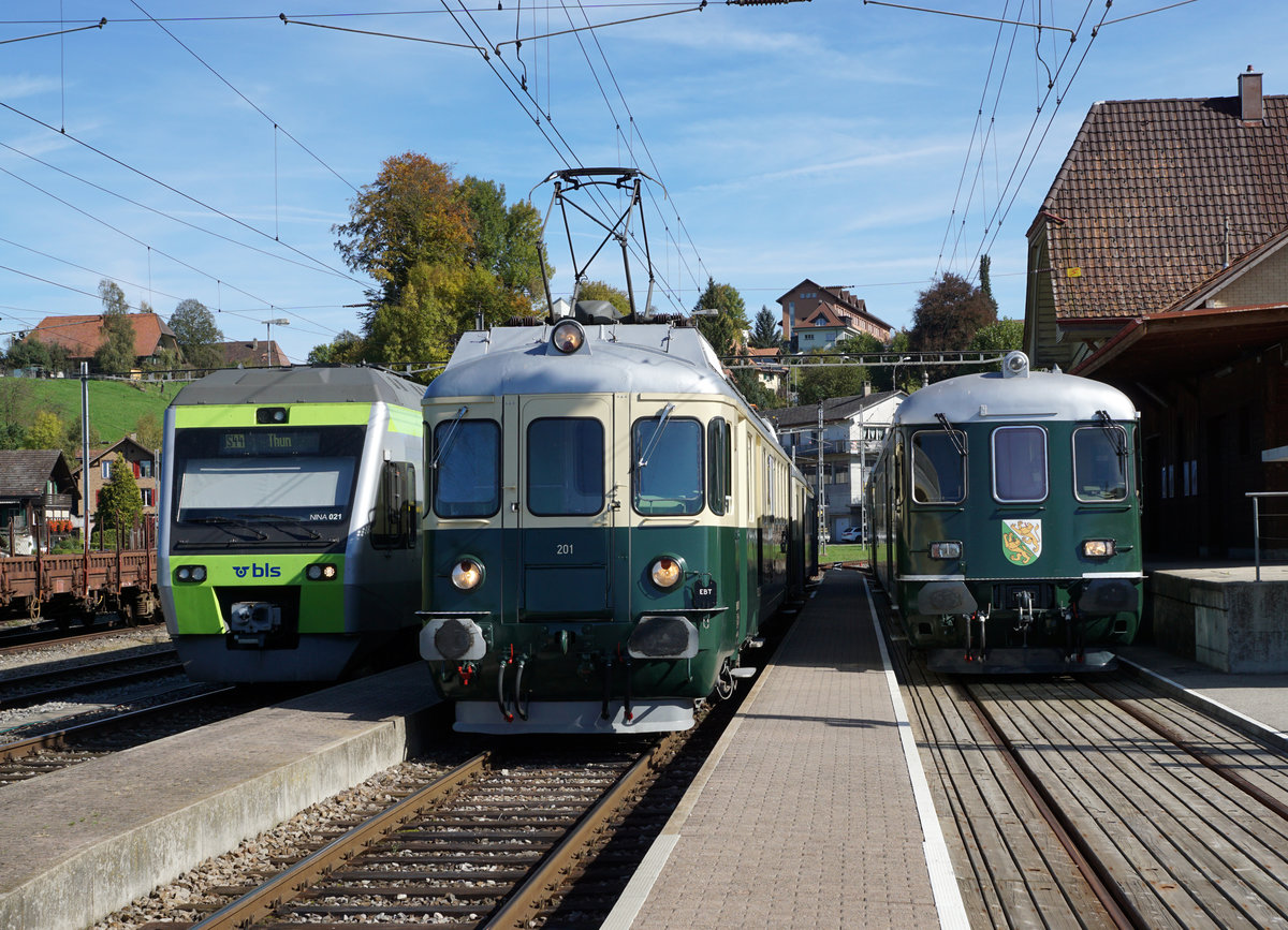 Nicht gestellte Fahrzeugparade vom 7. Oktober 2017 in Sumiswald mit Zügen von BLS, VPM und dem Verein Historische Mittel-Thurgau-Bahn.
Foto: Walter Ruetsch