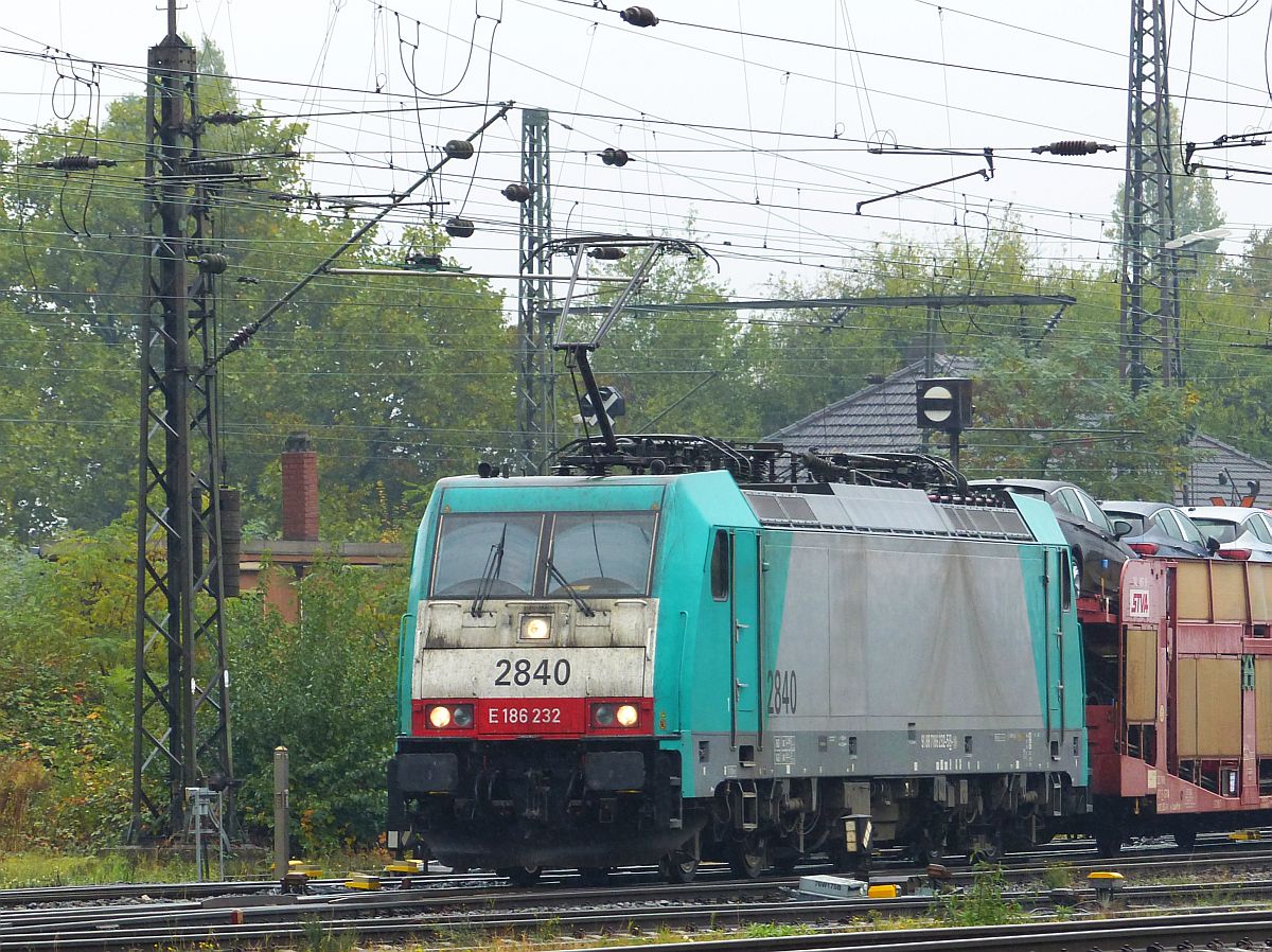 NMBS Lok 2840 Lok Oberhausen West, Deutschland 20-10-2016.


NMBS loc 2840 goederenstation Oberhausen West, Duitsland 20-10-2016.