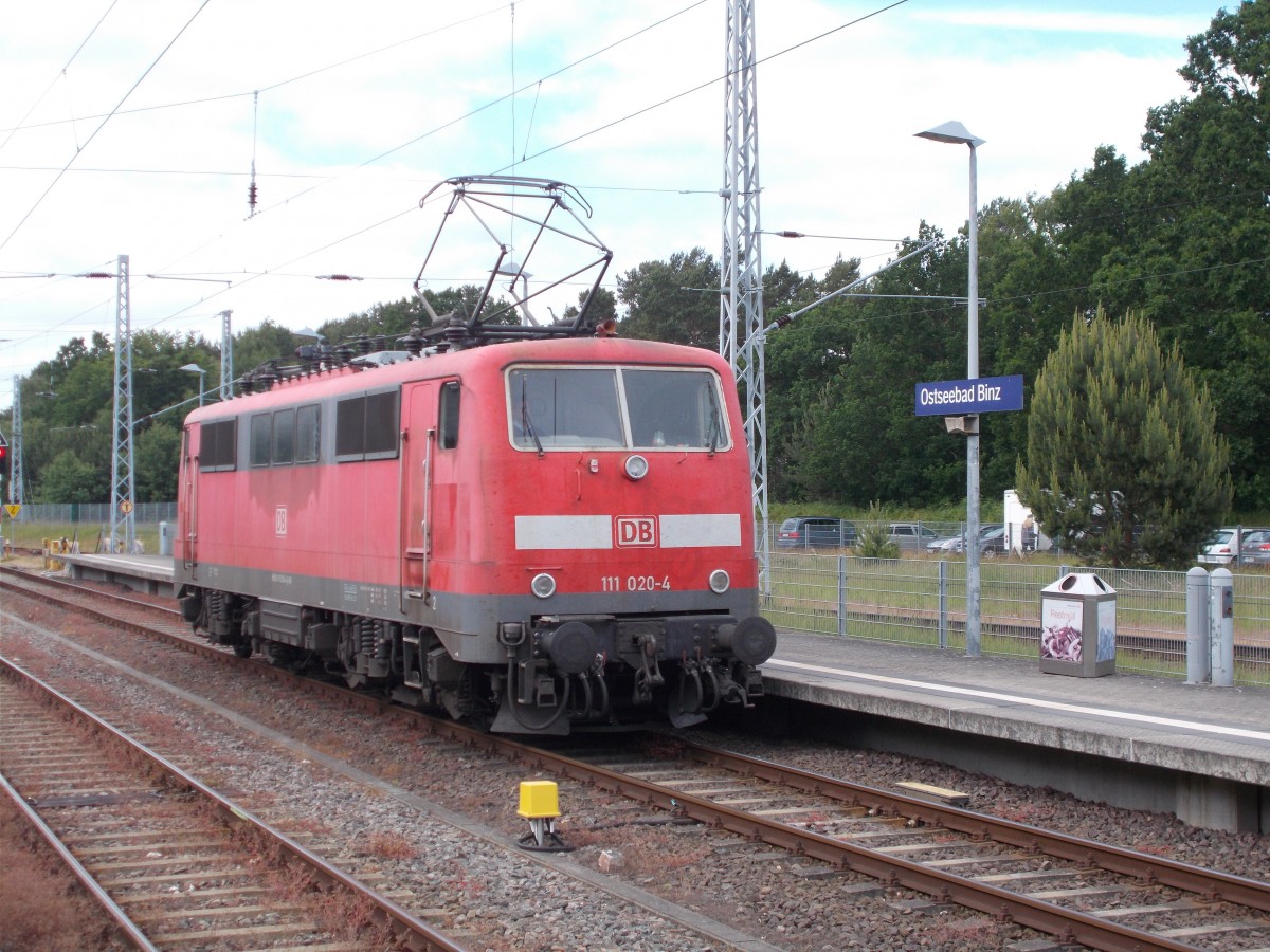 Nochmal 111 020,am 21.Juni 2015,beim Umsetzen in Binz.