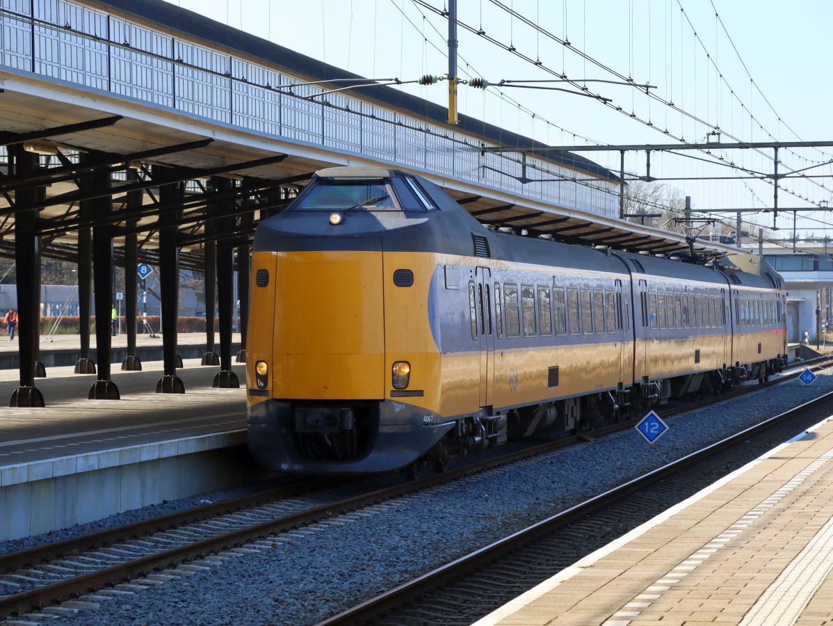 NS ICM-III Koploper Triebzug 4067 Gleis 5 Amersfoort Centraal 07-03-2022.


NS ICM-III Koploper treinstel 4067 spoor 5 Amersfoort Centraal 07-03-2022.