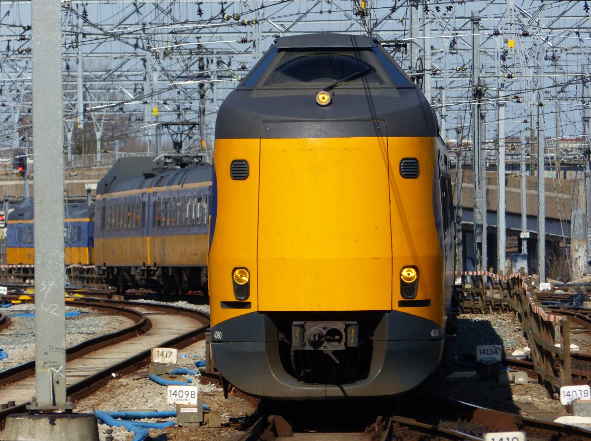 NS ICM TW 4080 Utrecht Centraal Station 01-04-2016.

NS ICM treinstel 4080 Utrecht CS 01-04-2016.