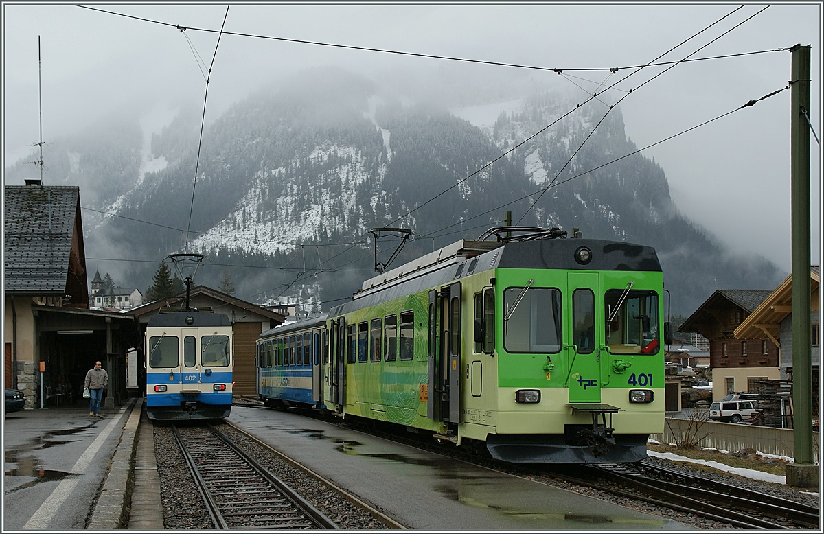 Nur Samstag und Sonntags im Winter sind gleich zwei um diese Zeit gleich zwei ADS Kompositionen im Bahnhof von Les Diablerts. 
