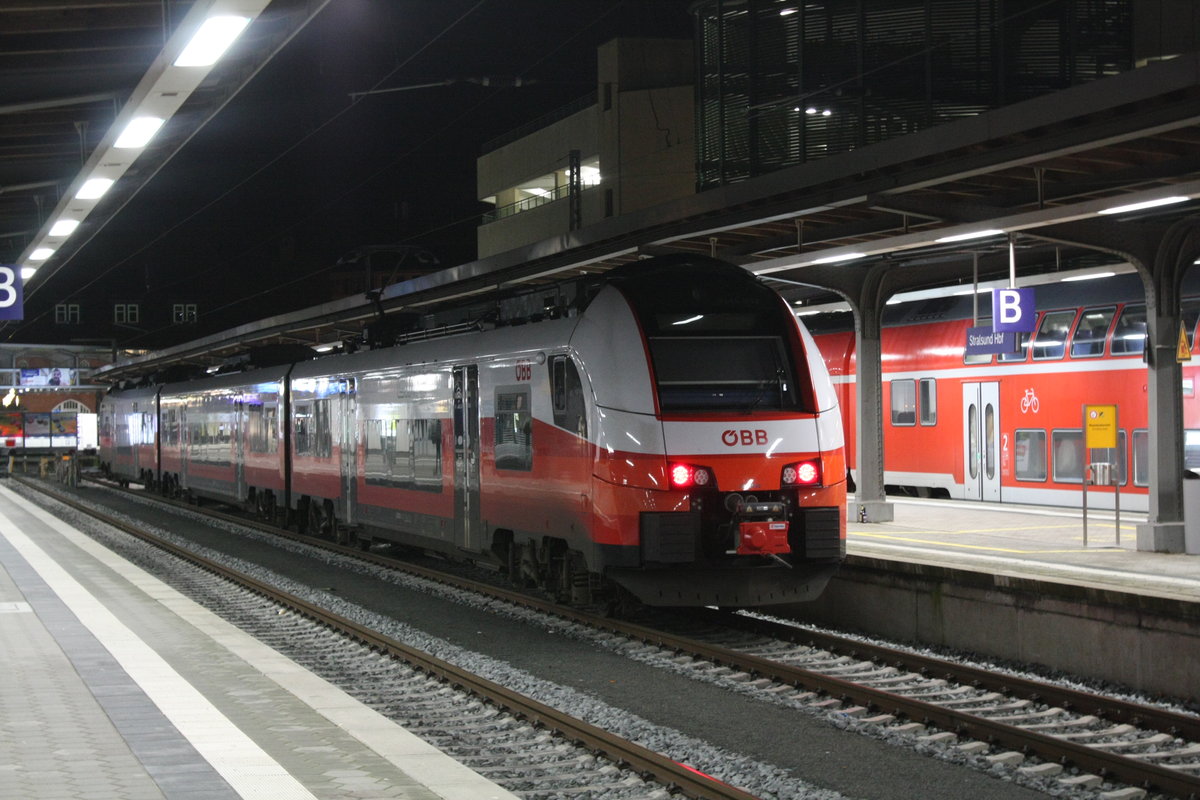 ODEG / �BB 4746 XXX abgestellt am Gleis 2 im Bahnhof Stralsund Hbf am 4.1.20