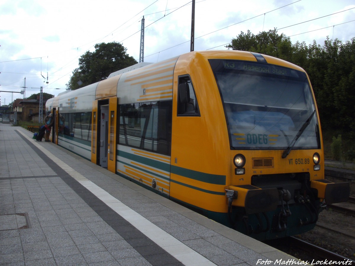 ODEG VT 650.89 als R3 mit ziel Hagenow Stadt im Bahnhof Neustrelitz Hbf am 16.6.14