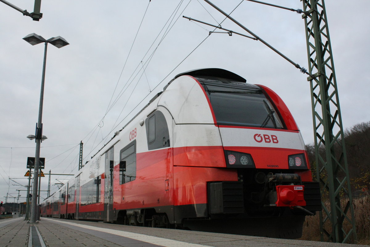 �BB / ODEG 4746 054/554 im Bahnhof Lietzow (R�gen) am 28.12.19