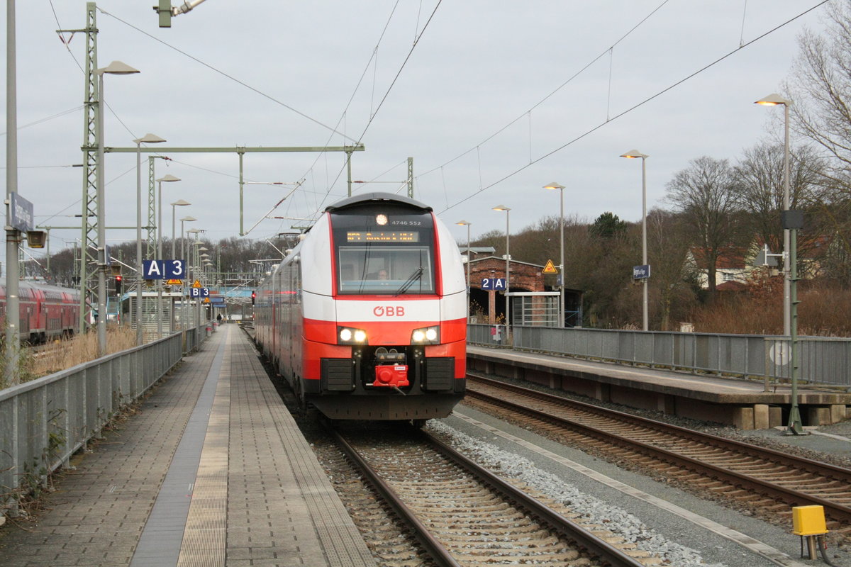 �BB / ODEG 4746 552/052 verl�sst am 28.12.19 den Bahnhof Bergen auf R�gen.