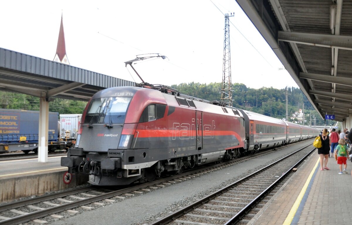 ÖBB 1116 215 Railjet in Kufstein am 12.08.2022.