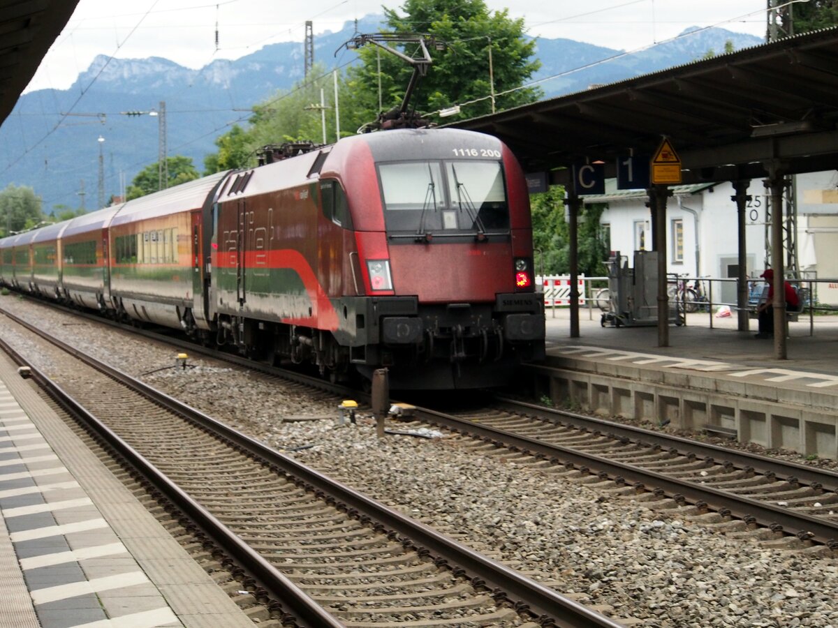 ÖBB 1116.200 mit Railjet in Prien/Chiemsee am 10.08.2019.