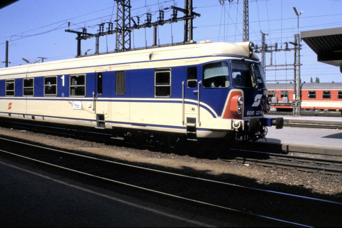 ÖBB 4010.027 in St.Pölten am 03.08.1986.