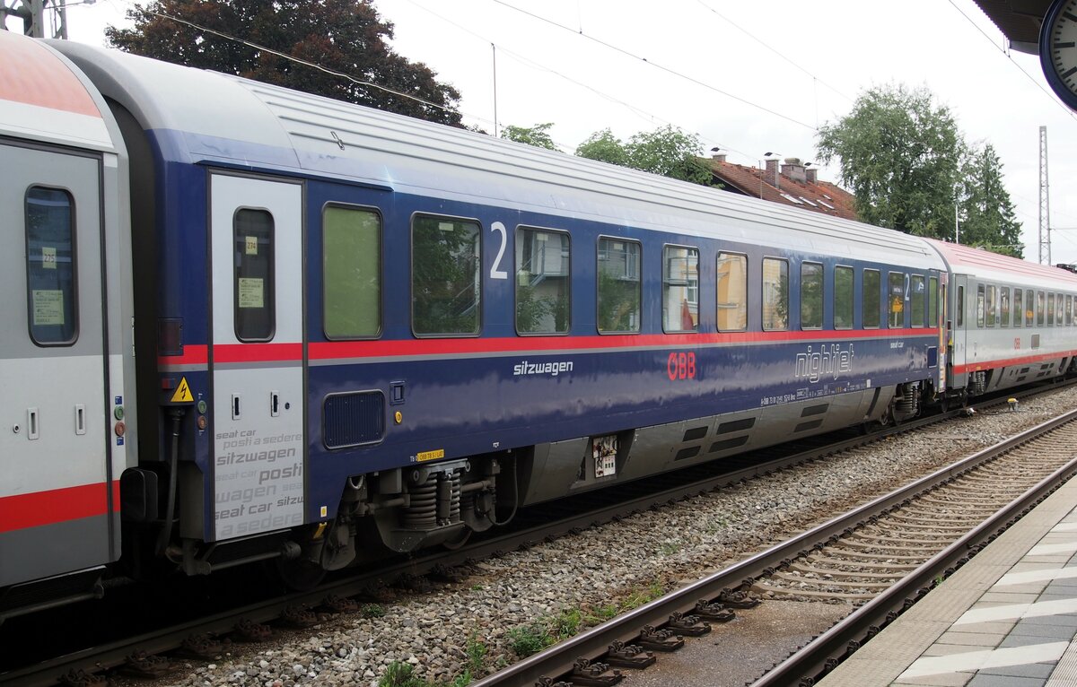 �BB Nightjet Sitzwagen 2.Klasse  A-�BB 73 81 21-91 152 Bmz in Prien/Chiemsee am 10.08.2019.
