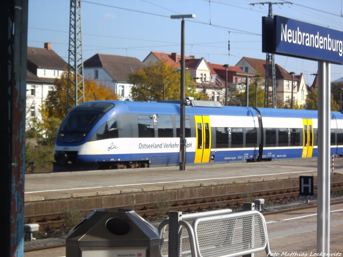 OLA VT 0004 mit ziel B�tzow bei der Einfahrt in Neubrandenburg am 7.10.13