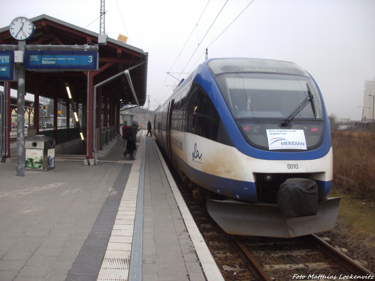 OLA VT 0010 mit Ziel Btzow im Bahnhof Pasewalk am 14.12.13 