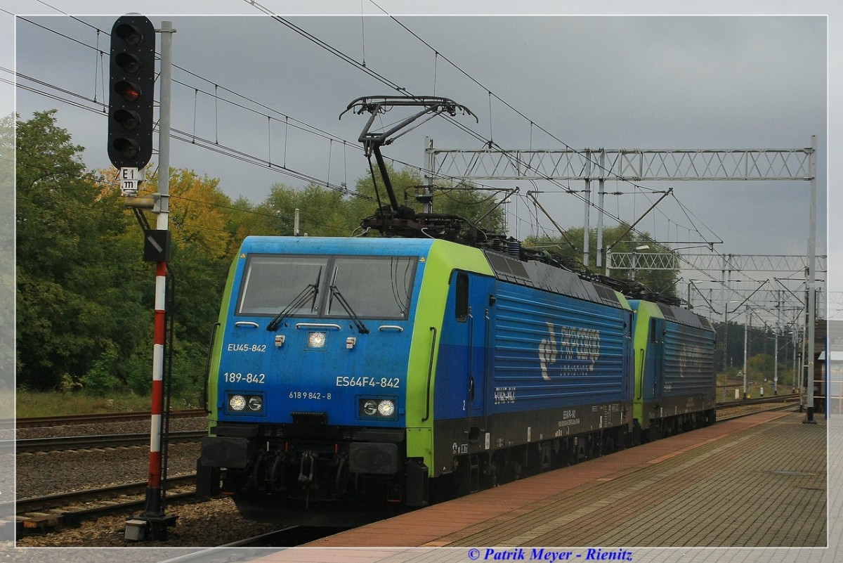 PKP 189 842 + PKP 189 805 Lz bei Einfahrt in Rzepin am 17.10.2015