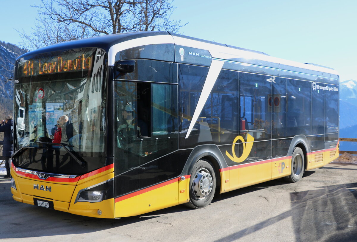 PostAuto Graub�nden - GR 187'349/PID 12'105 - eMAN am 16. Januar 2025 in Fidaz (Aufnahme: Martin Beyer)